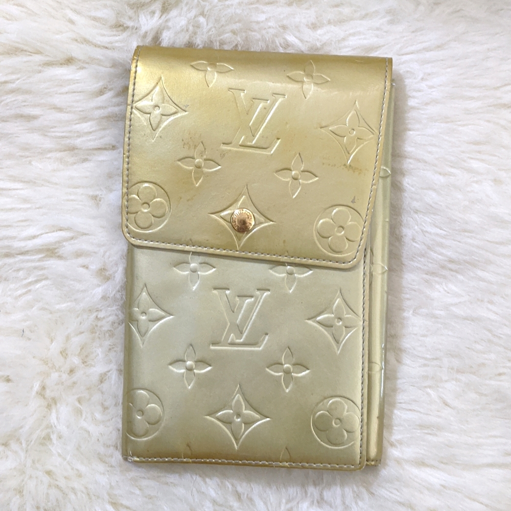 Authentic Louis Vuitton Monogram Vernis Walker Wallet in Mint/Sage Green